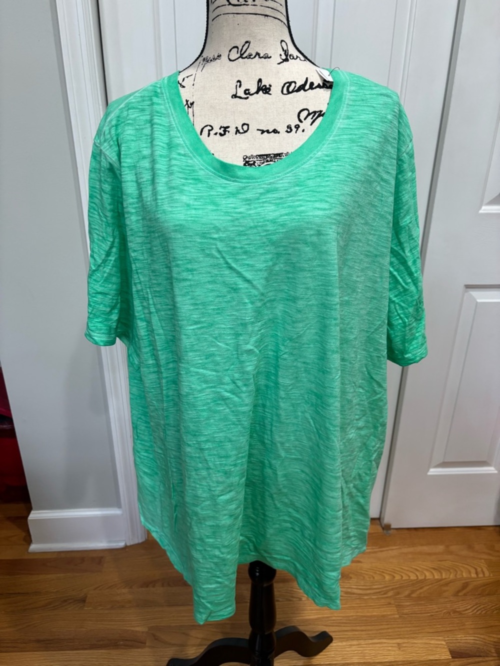 Lane Bryant 26/28 Bright Green Perfect Sleeve Tee NWT